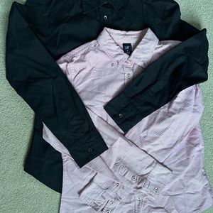 Gap Pack of 2 button up shirt size small